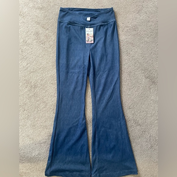 Halara Stunning Flare stretch jeans - Picture 3 of 3